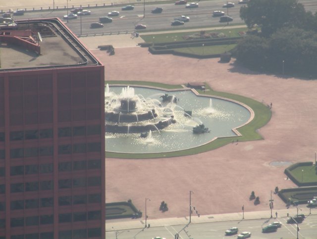 buckinghamfountainviewfromsearstower.jpg